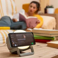 wireless-speaker-charger-with-led-souwis-innovagoods-v0103829-bbv0103829.jpg