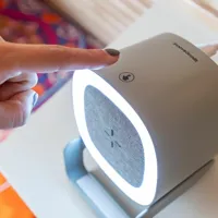 wireless-speaker-charger-with-led-souwis-innovagoods-v0103829-bbv0103829.jpg
