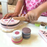 TOOKY-TOY-Sweet-Cake-Drewniany-Zestaw-Slodkosci-w-Pudelku-Cukiernia-Lodziarnia__1278072__1200.jpg