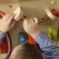 MASTERKIDZ-Tablica-Edukacyjna-Zrecznosc-Manualna-Sznurowanie-Montessori__1271653__1200.jpg