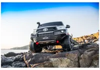 Auto-na-Akumulator-Toyota-Hilu-Czarny-Lakierowany__814708__1200.jpg