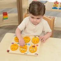 MASTERKIDZ-Tablica-do-Nauki-Emocji-Drewniane-Jajka-jaki-Humor-Montessori__1273138__1200.jpg