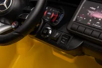 Auto-Na-Akumulator-Mercedes-AMG-SL63-Zolty-Lakierowany__1066610__1200.jpg