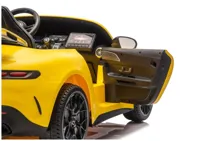 Auto-Na-Akumulator-Mercedes-GT63-AMG-DK-GT63-24V-Zolty__1297364__1200.jpg
