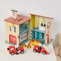 CLASSIC-WORLD-Remiza-Strazacka-Drewniana-Garaz-Auto-Helikopter-Figurki-13el__1286074__1200.jpg