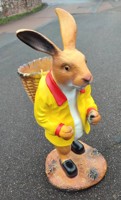Hase_mit_Kiepe_in_gelb-1.jpg