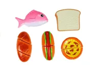 Zestaw-Do-Krojenia-Hot-Dog-Ryba-na-Rzepy-w-Skrzyni__1058773__1200.jpg
