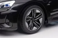 Auto-Na-Akumulator-Audi-E-Tron-GT-Czarne-QLS-6888__1106757__1200.jpg