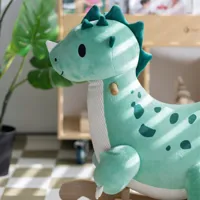 CLASSIC-WORLD-Miekki-Pluszowo-Drewniany-Bujak-Dinozaur-na-Biegunach__1305156__1200.jpg