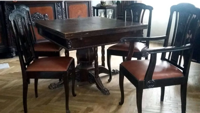 stol_z_krzeslami.webp