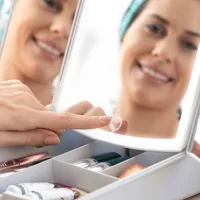 3-in-1-folding-led-mirror-with-make-up-organiser-panomir-innovagoods-v0103402-bbv0103402.jpg
