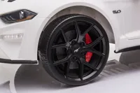 Auto-Na-Akumulator-Ford-Mustang-GT-Drift-S-2038-Bialy__816645__1200.jpg