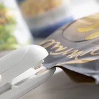 bag-sealer-with-cutter-and-hanger-baseyl-innovagoods-v0103602-bbv0103602.jpg