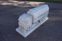 Mercedes_mit_Tank.jpg