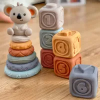 MIEKKIE-GUMOWE-KLOCKI-SENSORYCZNE-DLA-DZIECI-ZESTAW-3W1-MIS-ROZWOJOWE__1303059__1200.jpg