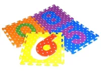 Puzzle-Piankowe-Kolorowe-Alfabet-i-Cyferki-36-elementow__855433__1200.jpg