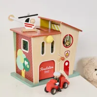 CLASSIC-WORLD-Remiza-Strazacka-Drewniana-Garaz-Auto-Helikopter-Figurki-13el__1286075__1200.jpg
