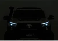 Auto-na-Akumulator-Toyota-Hilu-Czarny-Lakierowany__814707__1200.jpg